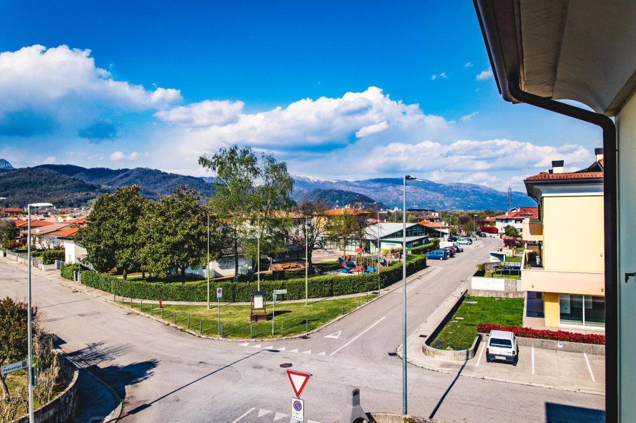 Appartamento Borgo Peschiere Maniago Bagian luar foto