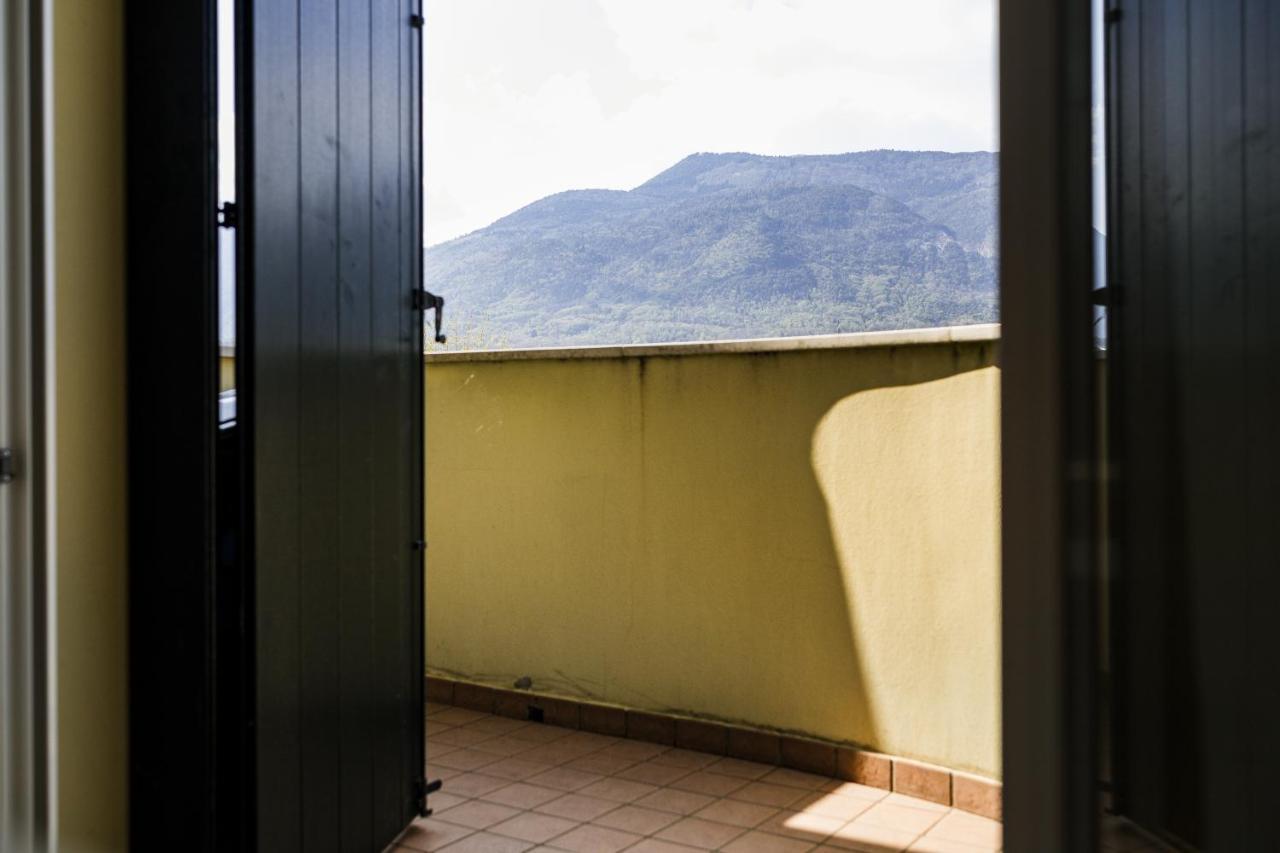 Appartamento Borgo Peschiere Maniago Bagian luar foto