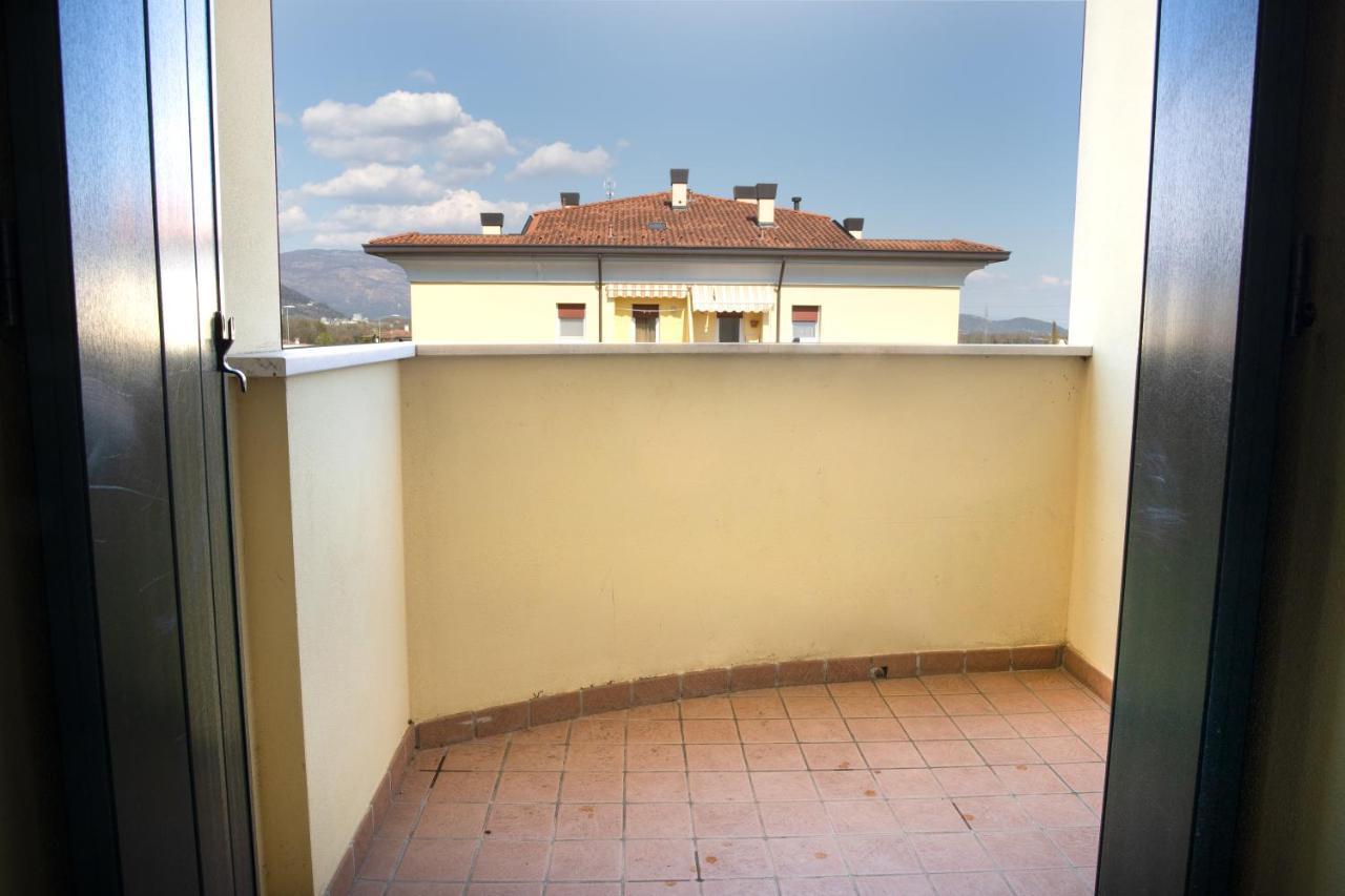 Appartamento Borgo Peschiere Maniago Bagian luar foto